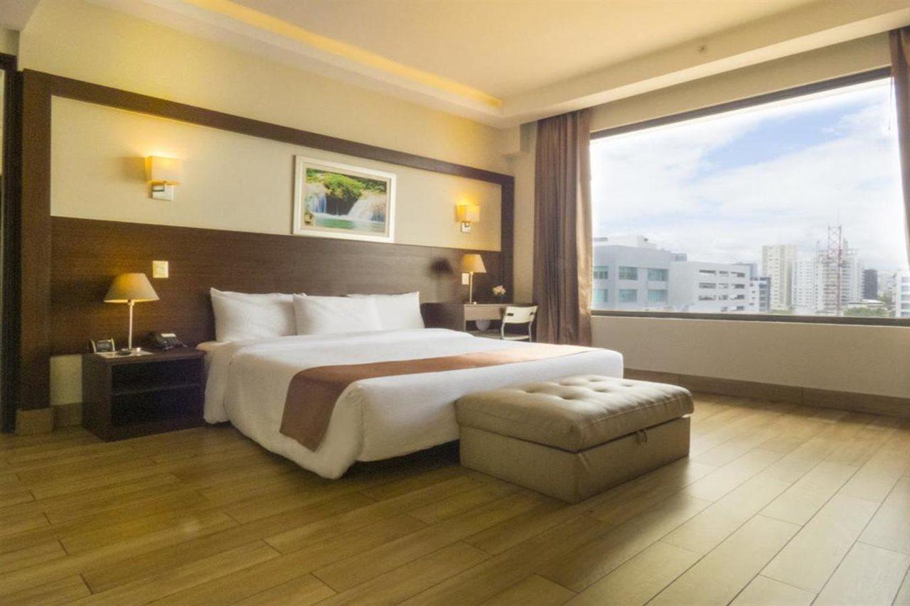Weston Suites Hotel Санто Доминго Екстериор снимка