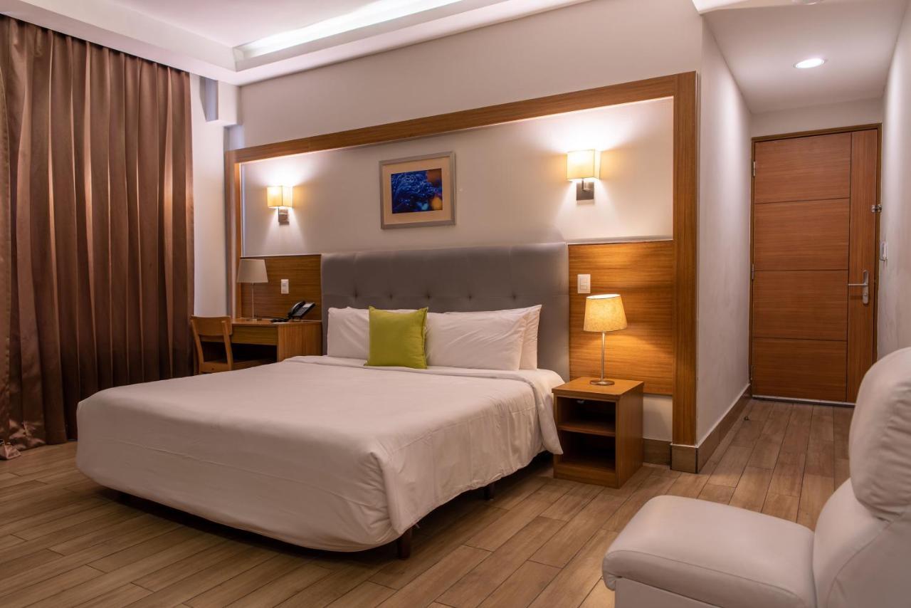 Weston Suites Hotel Санто Доминго Екстериор снимка